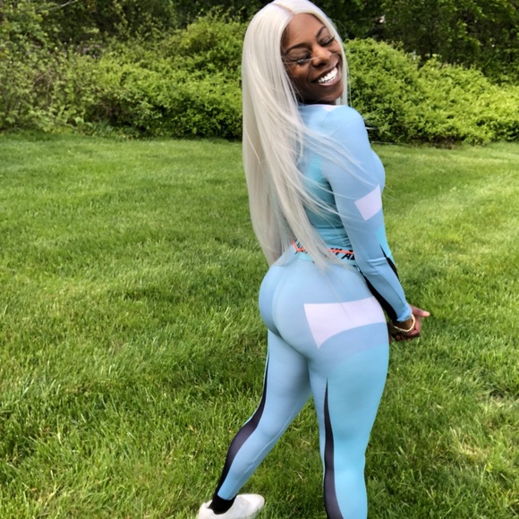 Icey Girl Set - Picture 1 of 4